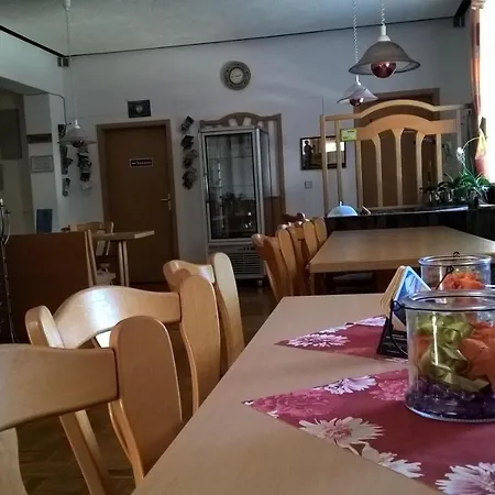 Zschirnsteinbaude 3*