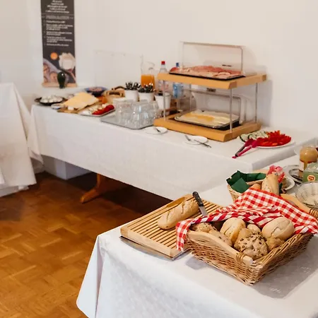 Zschirnsteinbaude Gæstehus 3*